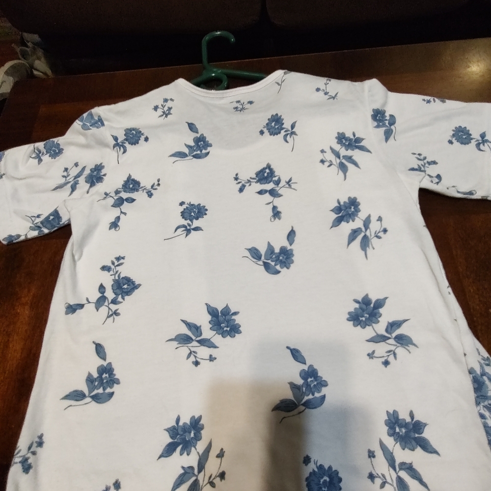 Woman's pullover Blouse - Picture 3 of 3